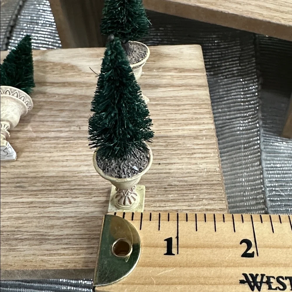 Department 56 Seasons Bay Potted Topiaries Green‎ and Tan